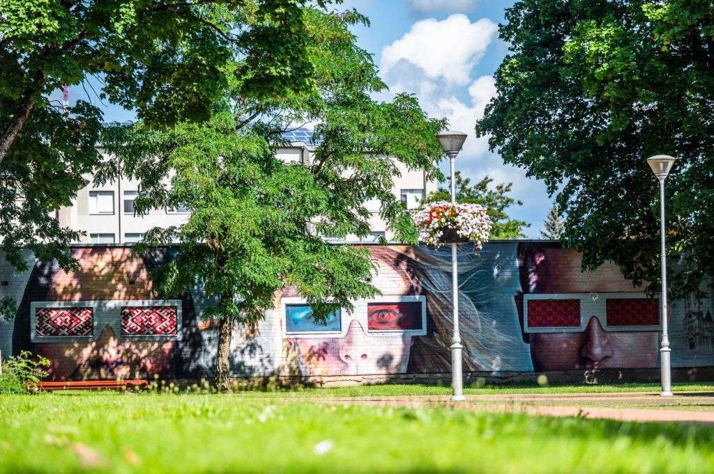 Graffiti Pilies aikštėje