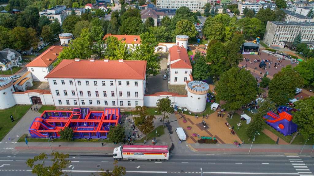 Pramogos Pilies aikštėje