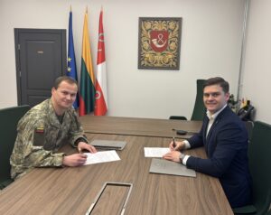 Savivaldybės meras pasirašo bendradarbiavimo sutartį su Kęstučio pėstininkų batalionu