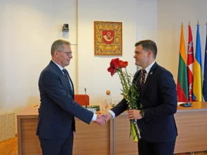 Meras sveikina pareiga pradėjusį eiti vicemerą