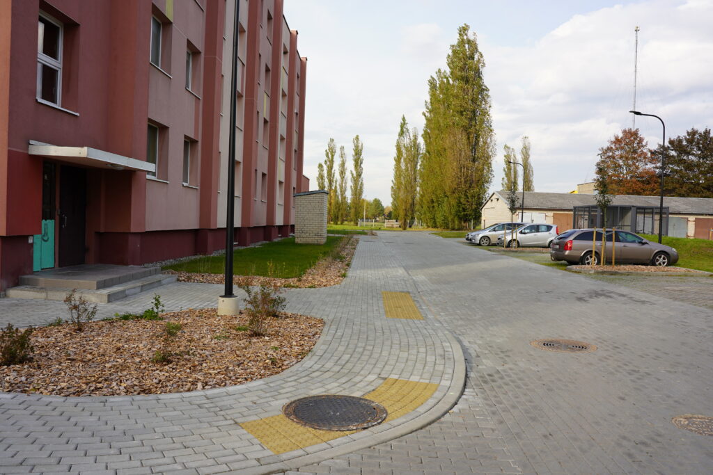 Daugiabučio, esančio Aerodromo 11, automobilių stovėjimo aikštelė